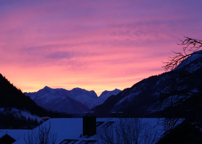 Haus Lenzer ゲストハウス 3*